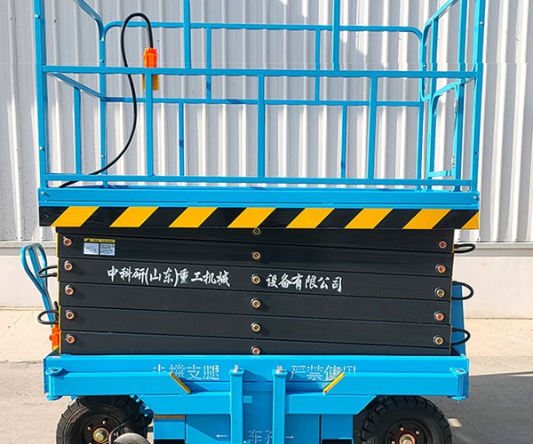 梁子湖自行走升降机
